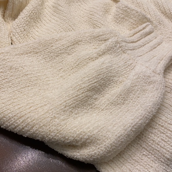 Beige ASTR puffy sleeve sweater - Picture 2 of 2